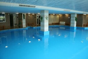 Piscine couverte, piscine extérieure