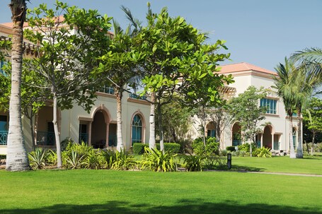 Al Raha Beach Hotel - Image 3