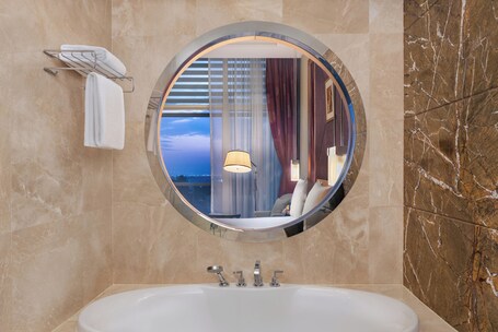 Al Raha Beach Hotel - Image 68
