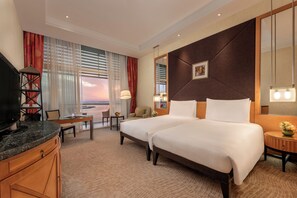 Egyptian cotton sheets, premium bedding, down duvets, minibar - Al Raha Beach Resort & Spa (Abu Dhabi)
