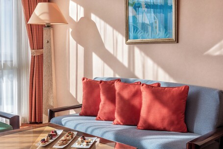 Al Raha Beach Hotel - Image 53