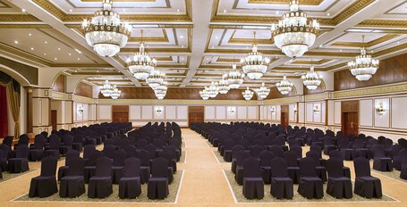 Al Raha Beach Hotel - Image 27