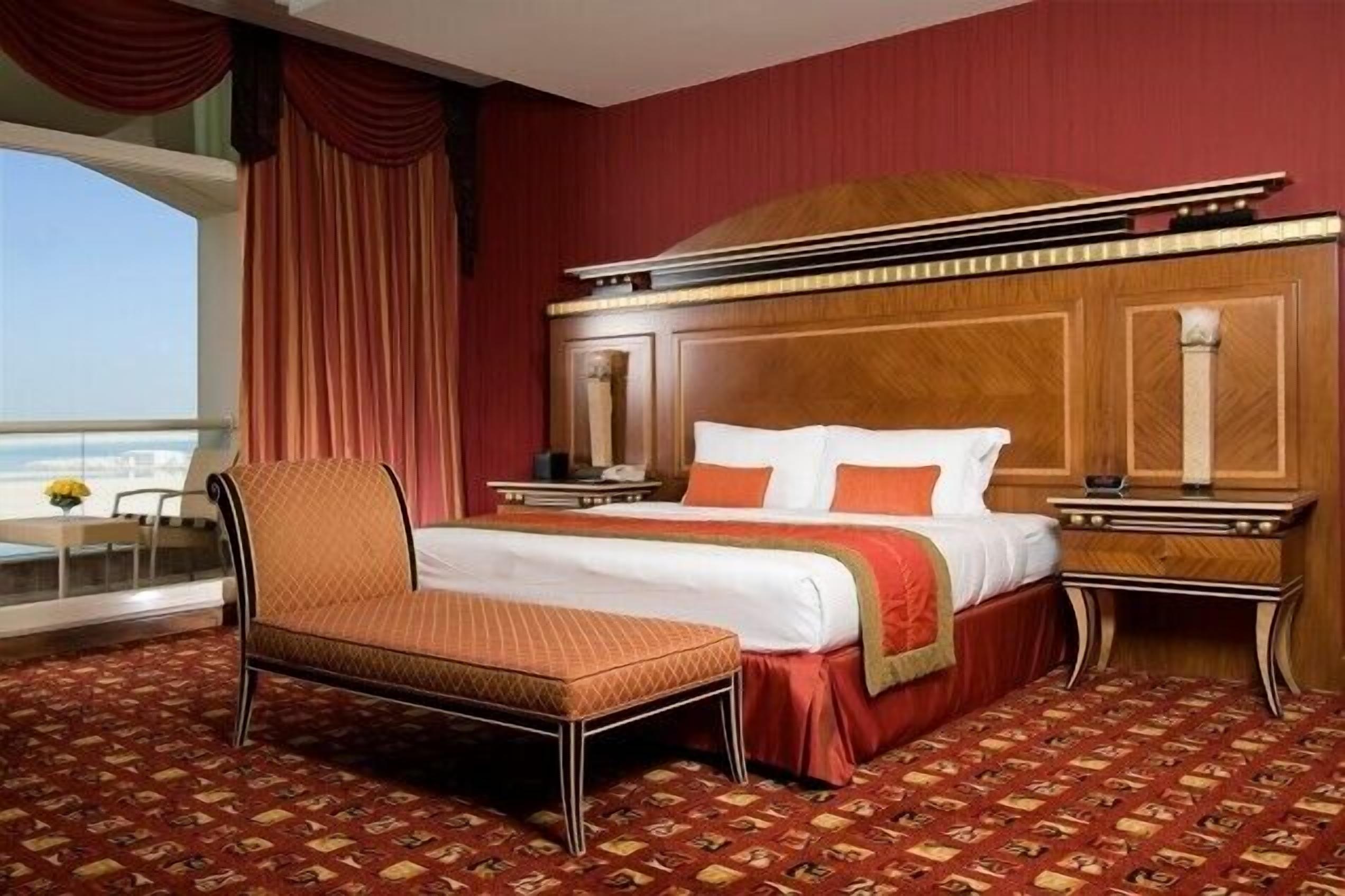 Egyptian cotton sheets, premium bedding, down comforters, minibar