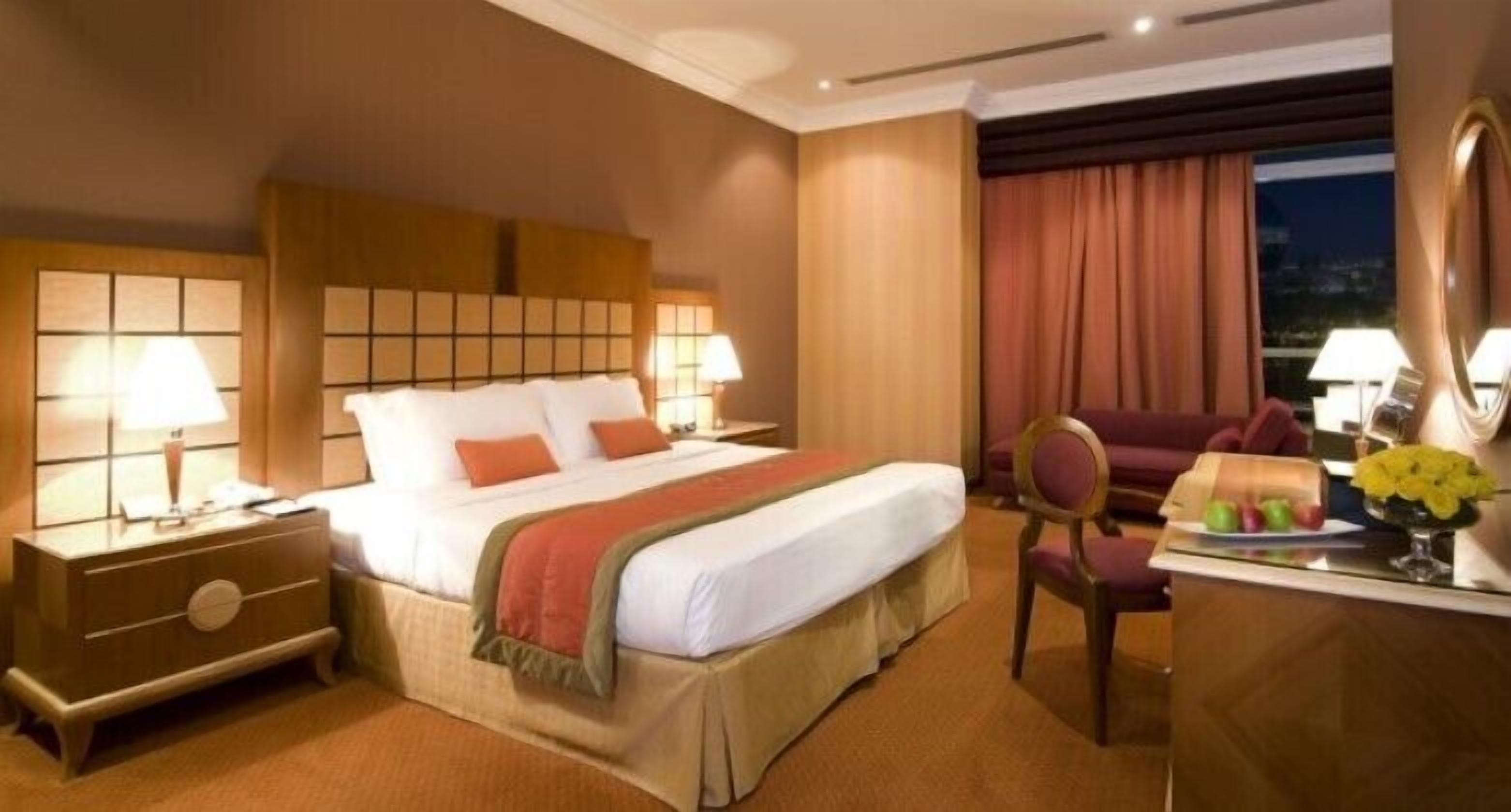 Egyptian cotton sheets, premium bedding, down comforters, minibar