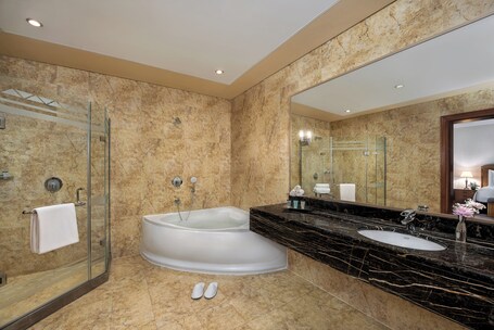 Al Raha Beach Hotel - Image 46