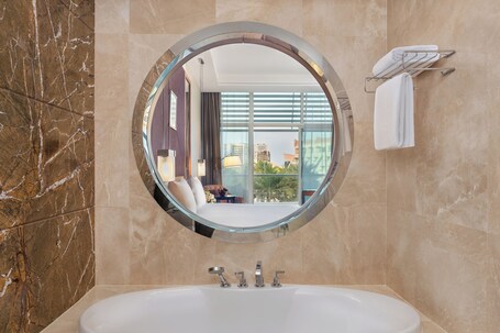 Al Raha Beach Hotel - Image 47