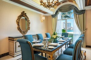 Villa, 4 Schlafzimmer | Esszimmer