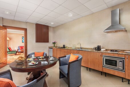 Al Raha Beach Hotel - Image 36