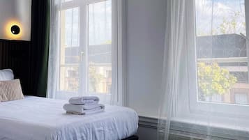 Signature Twin Room | In-room safe, free WiFi, bed sheets