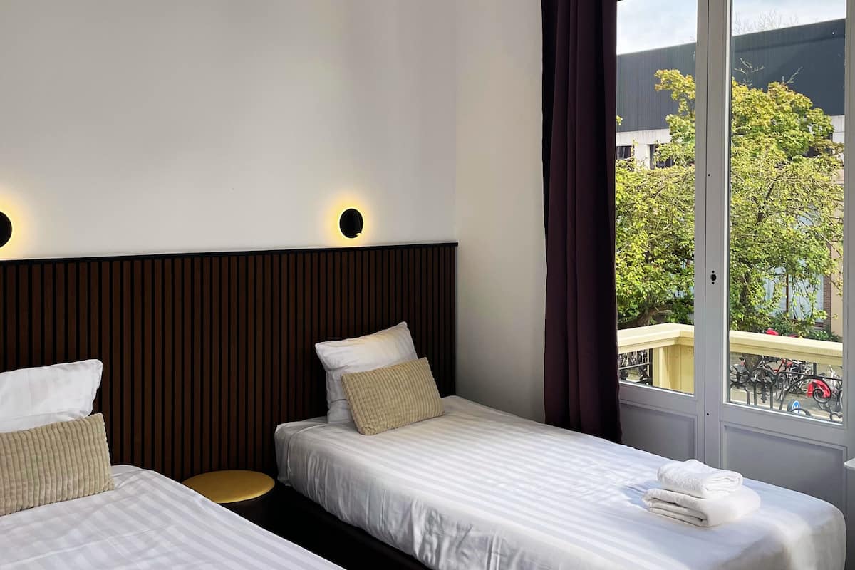Signature Twin Room