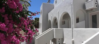 Anny Studios Perissa Beach