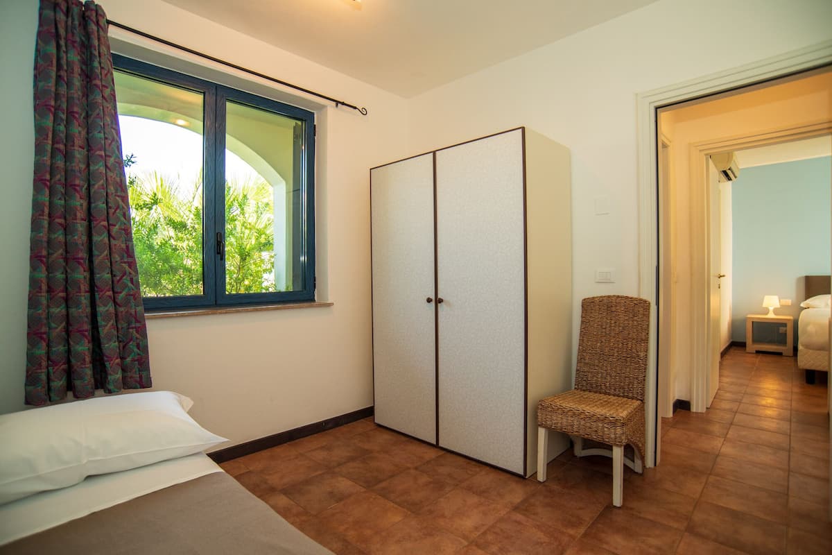 1 Schlafzimmer, Schreibtisch