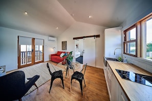 Deluxe Loft, 1 Queen Bed with Sofa bed | Private kitchen - The Bronte Boutique Hotel (Morpeth)
