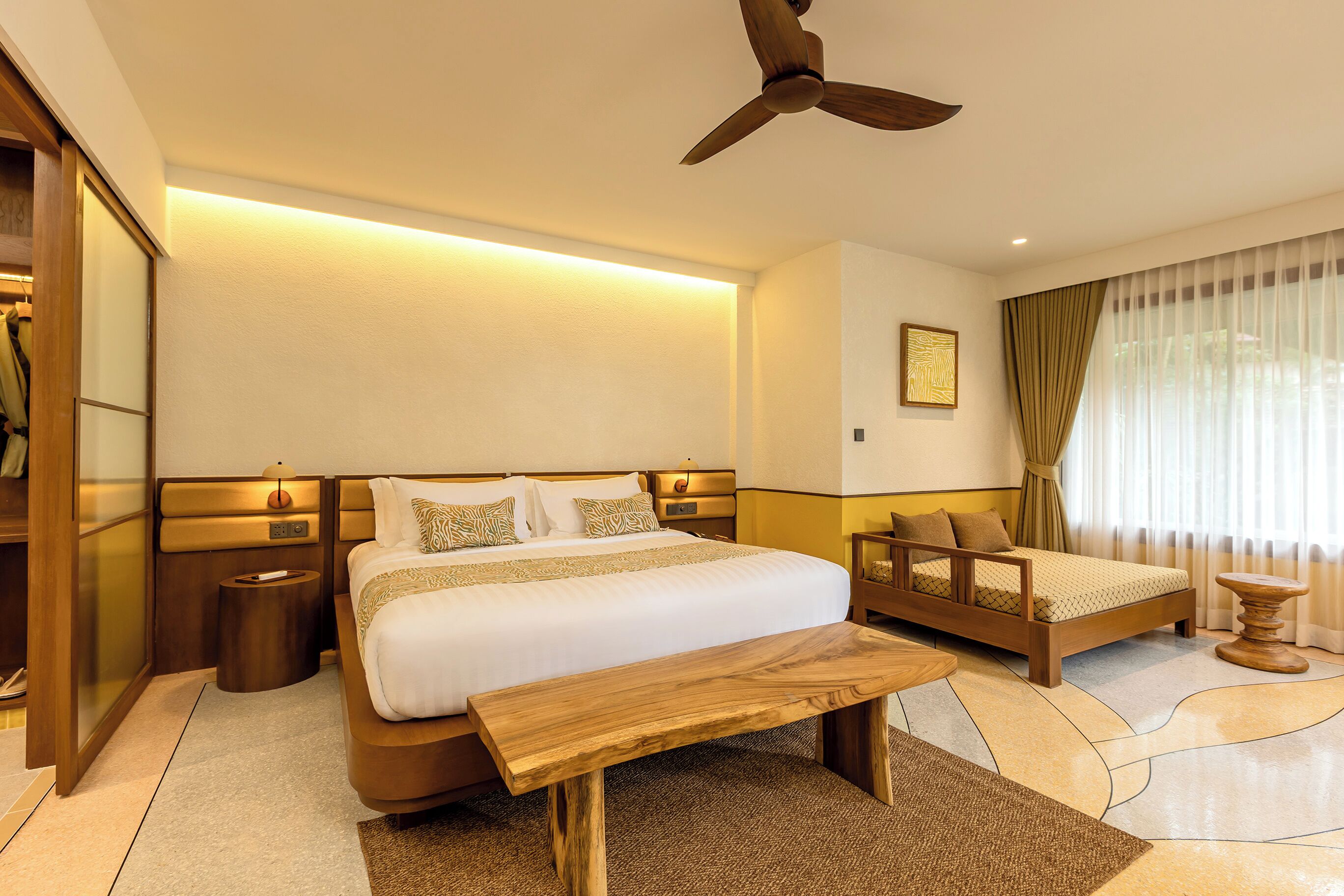 特级双人房或双床房 | 起居区 | 30-英寸LED 电视（配备有线频道）