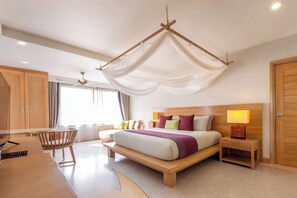 Chalet Suite | Coffre-fort, bureau, rideaux d’obscurcissement