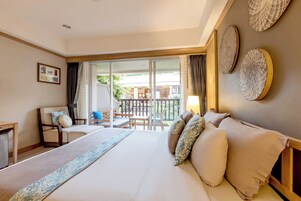 Superior Grand Room | In-room safe, desk, blackout drapes, iron/ironing board