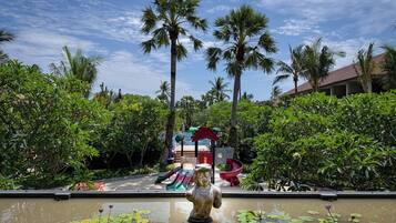 Área de juegos infantiles al aire libre