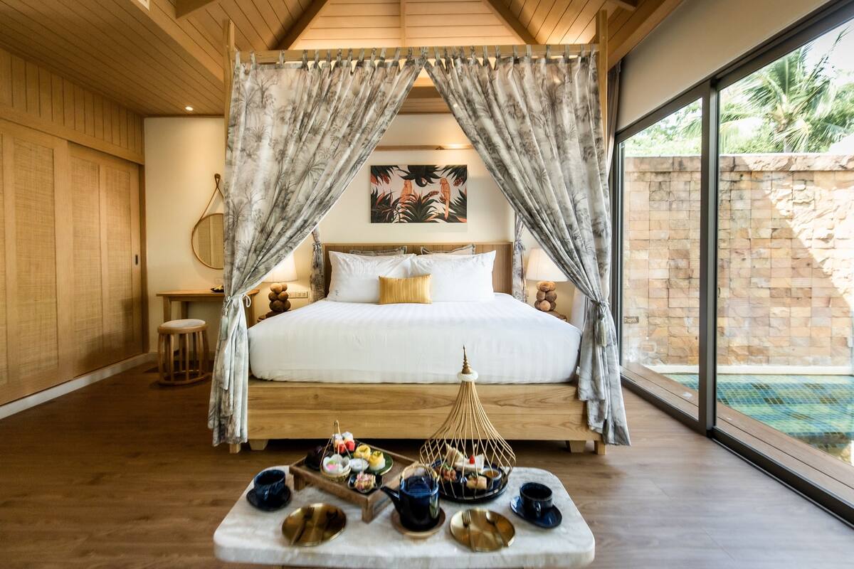 1 bedroom, premium bedding, in-room safe, desk