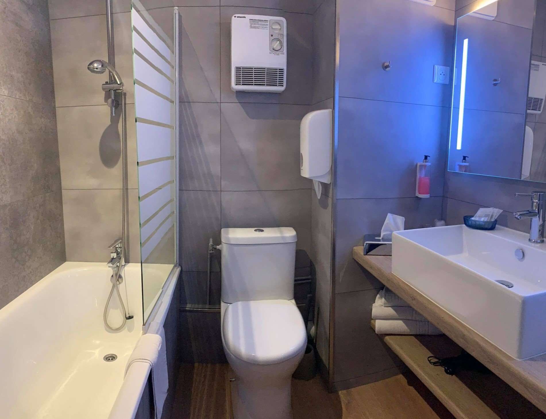 desk, soundproofing, iron/ironing board, free wifi