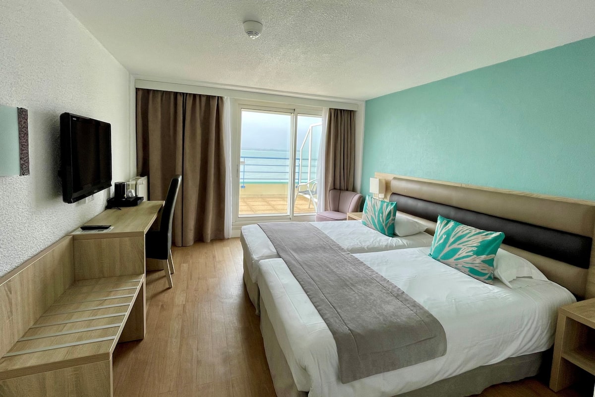Chambre Confort Double ou avec lits jumeaux, 2 lits une place, vue ville