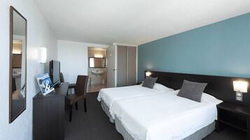 Bureau, chambres insonorisées, fer et planche à repasser, Wi-Fi gratuit