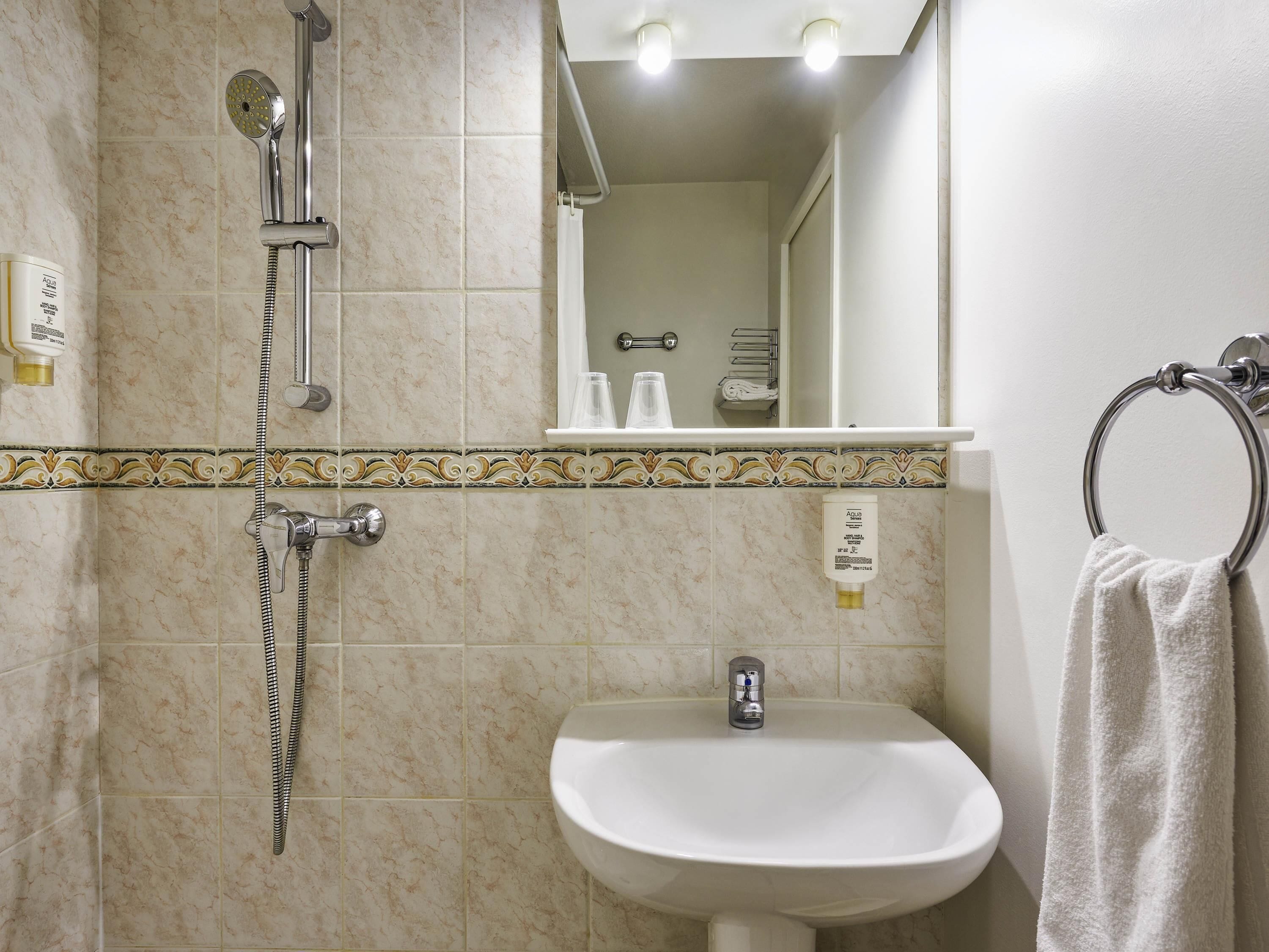 Studio, 1 Double Bed | In-room safe, desk, soundproofing, free cribs/infant beds