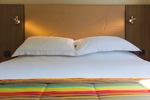 Desk, blackout curtains, soundproofing, iron/ironing board - Brit Hotel Nantes St Herblain - Le Kerann (Saint-Herblain)