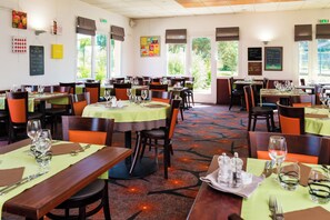 Der serveres morgenmad, frokost, aftensmad og franske retter 