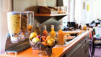 Frokostbuffé hver dag (EUR 14 per person)