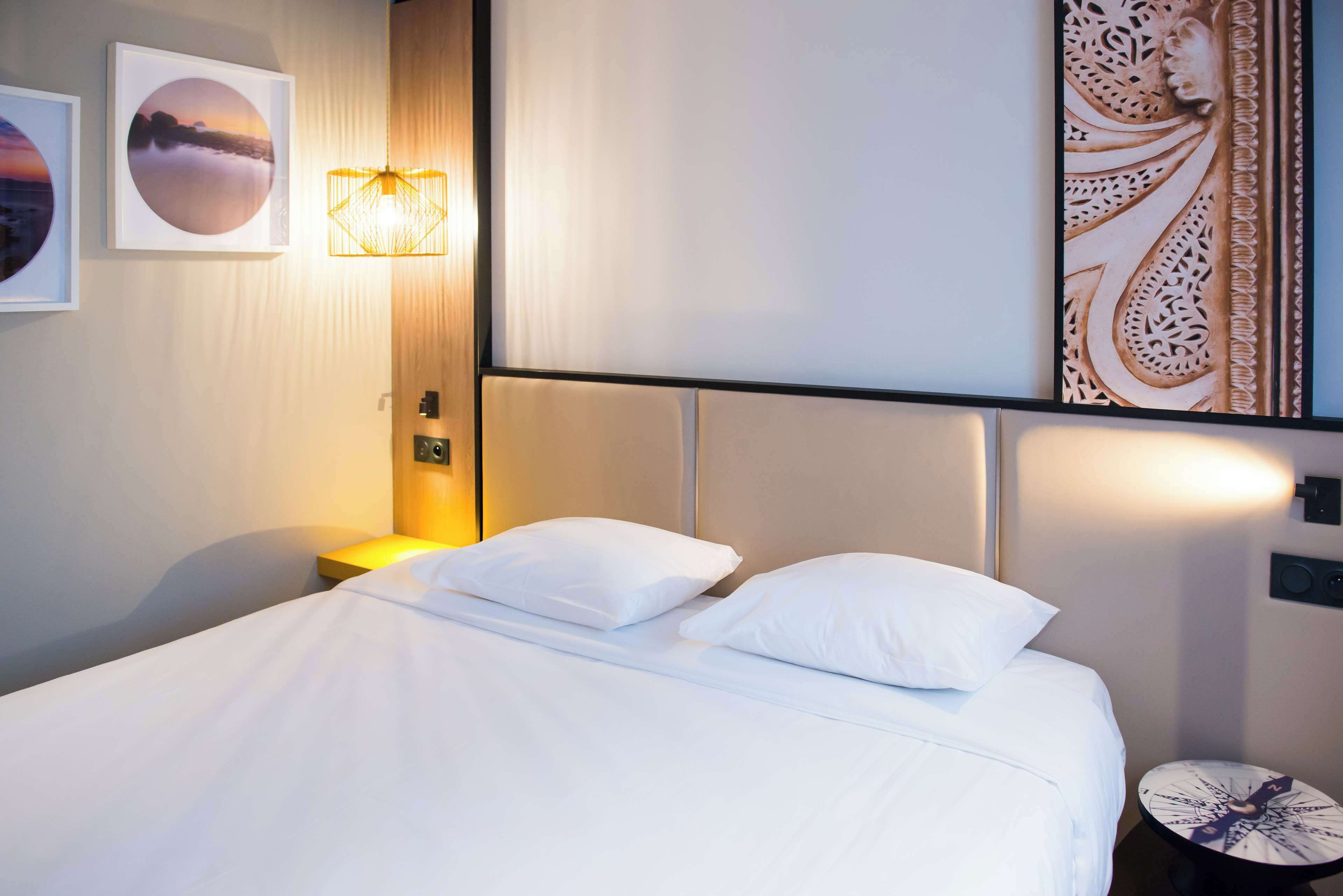 Tweepersoonskamer | Een kluis op de kamer, een bureau, geluiddichte muren, gratis wifi