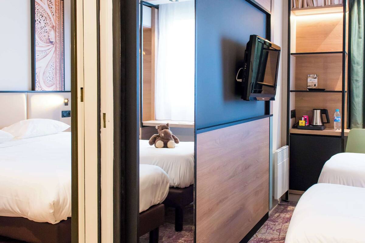 room, connecting rooms | in-room safe, desk, soundproofing, free wifi