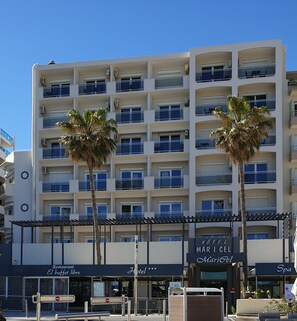 Facciata della struttura