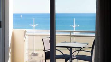 Zimmersafe, Schreibtisch, kostenloses WLAN, Bettwäsche