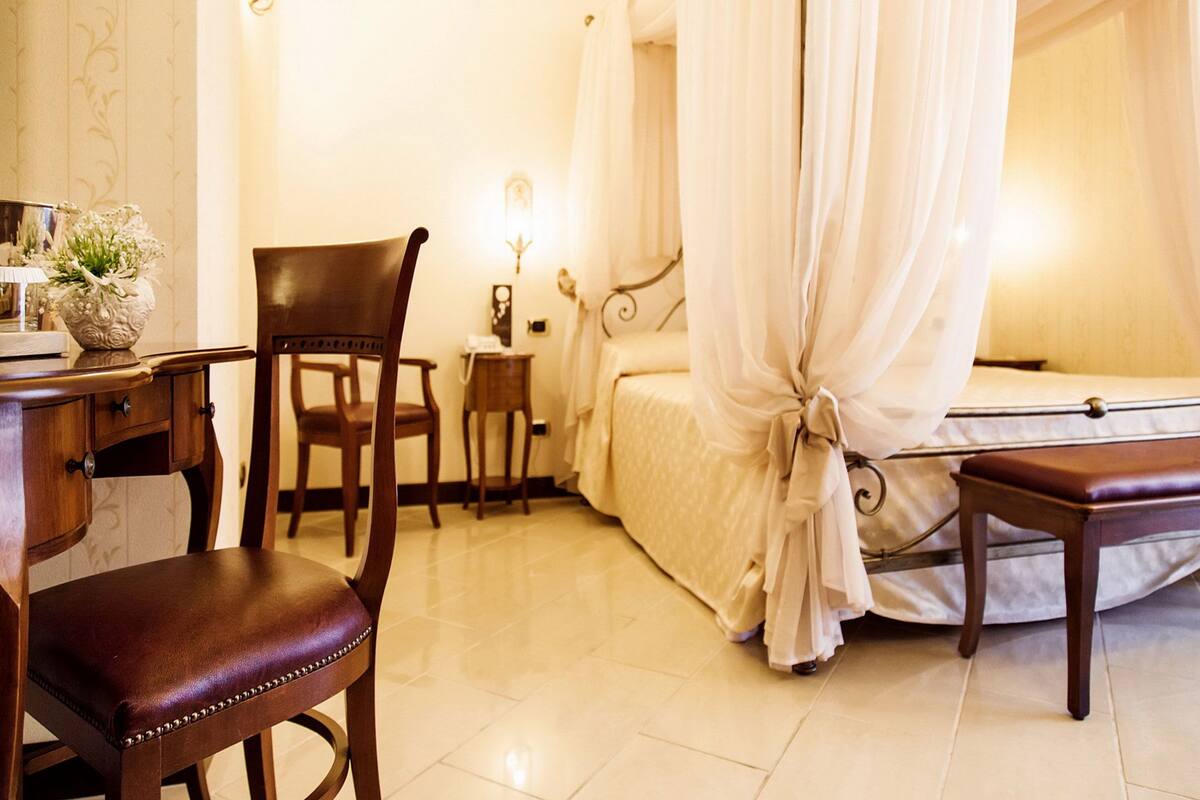 Premium bedding, minibar, in-room safe, desk
