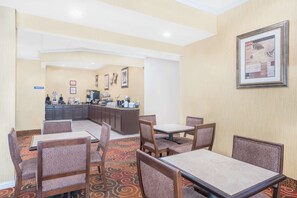 Free daily continental breakfast - Microtel Inn & Suites by Wyndham Aransas Pass/Corpus Christi (Aransas Pass)