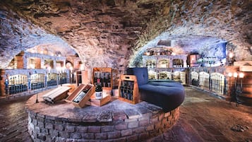 5 間餐廳;供應早餐