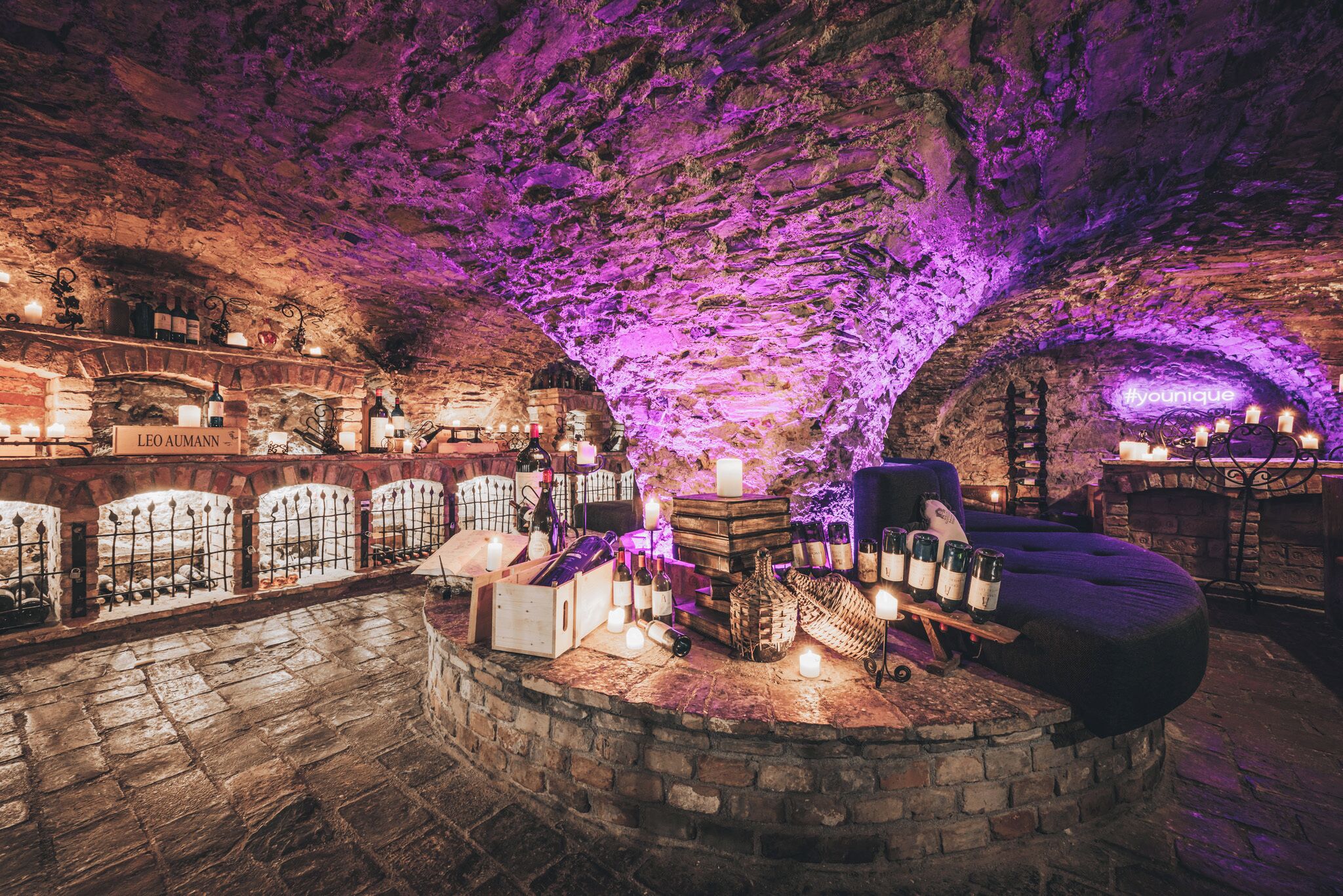 5 restaurants, serveren ontbijt