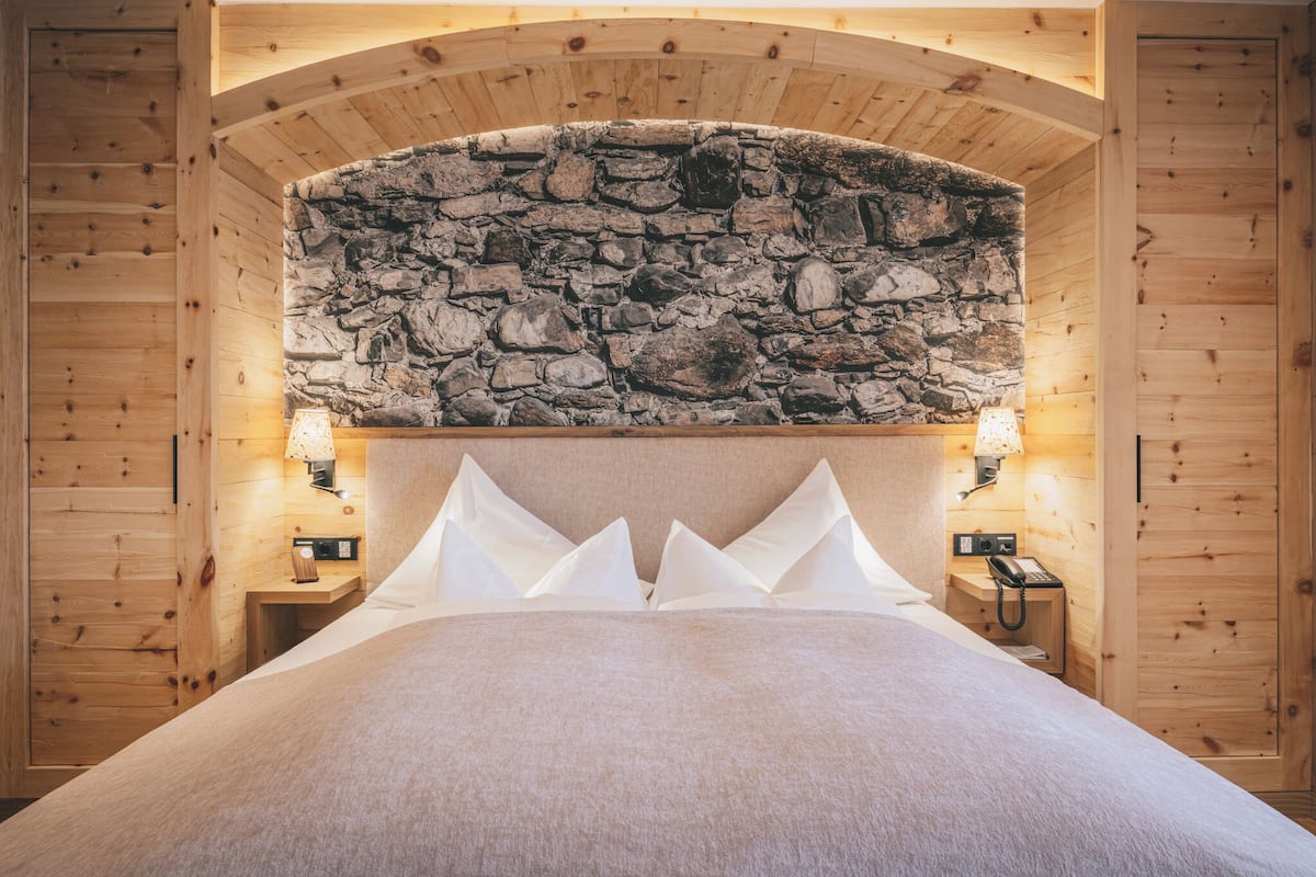 Suite, Terrace, Garden Area | Hypo-allergenic bedding available, down comforters, pillowtop beds