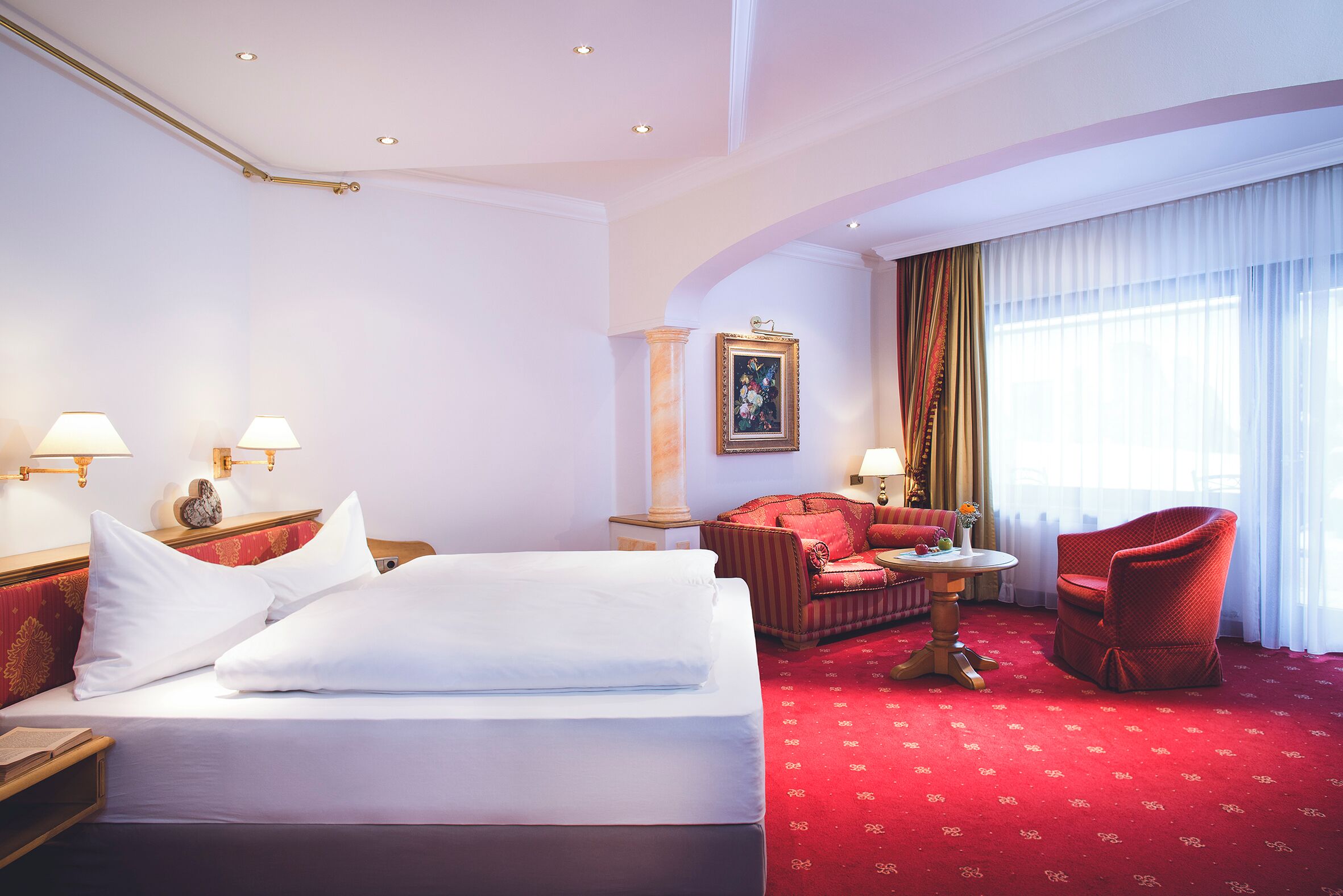 Suite – classic (Basic) | Allergitestet sengetøy, dundyner, senger med overmadrass og minibar