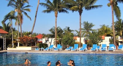 Costa Sol Hotel & Villas