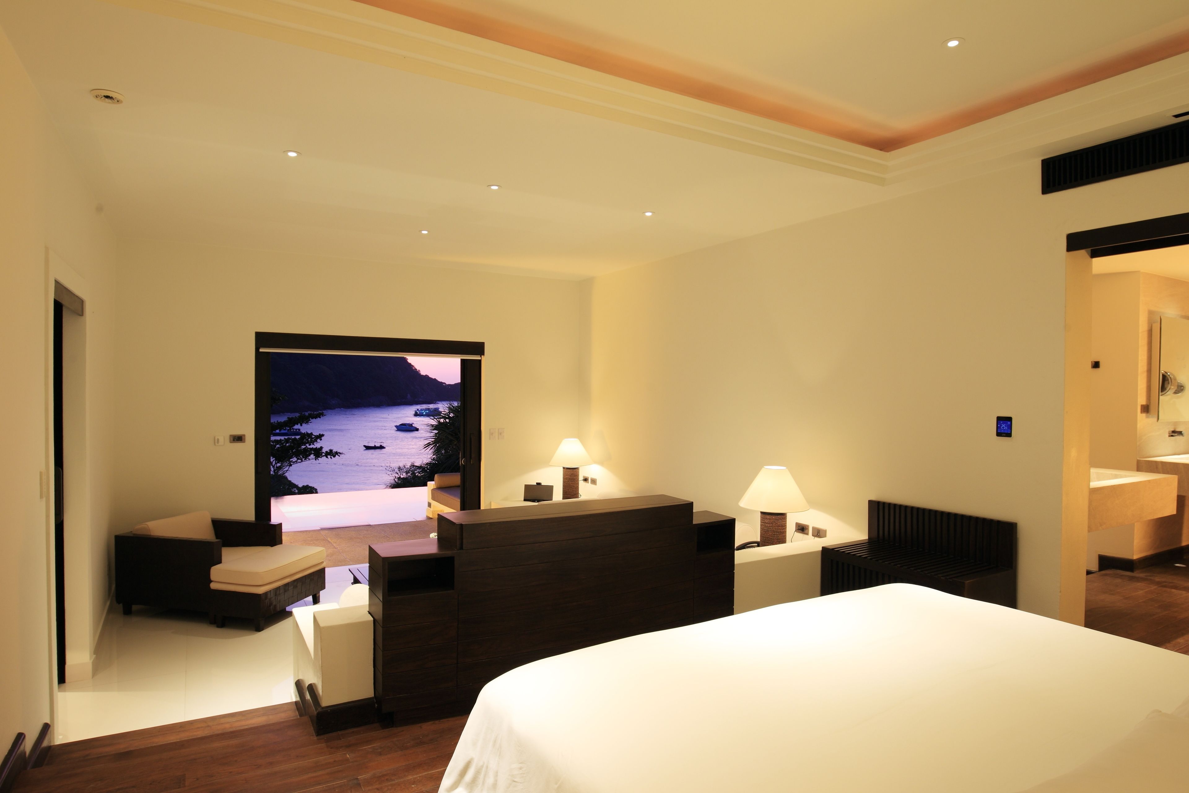 grand pool suite seaview | premium bedding, minibar, in-room safe, desk