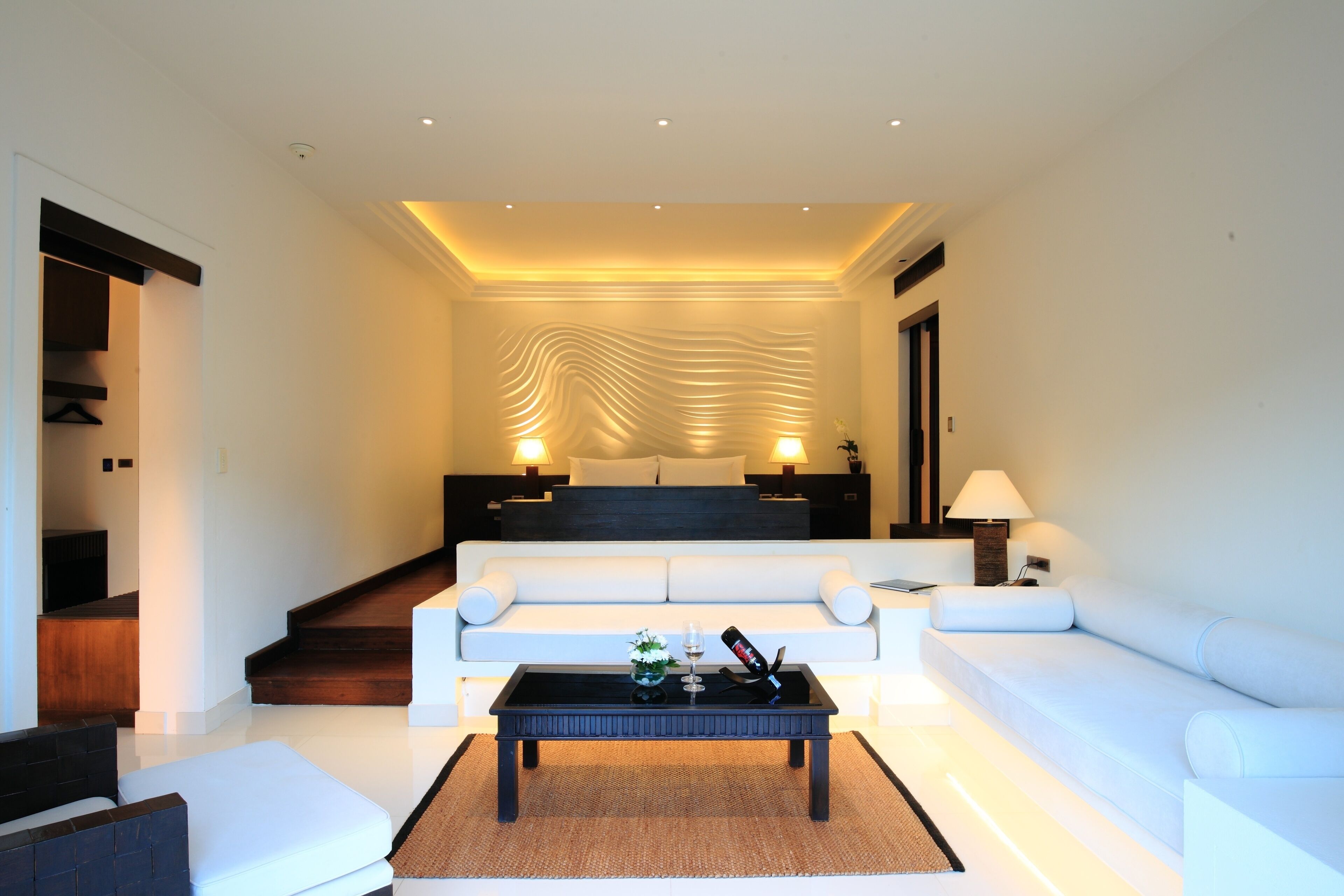 grand pool suite with partial seaview | premium bedding, minibar, in-room safe, desk