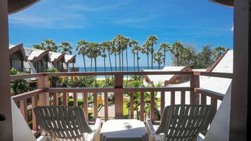 Chambre avec lits jumeaux, vue mer | Balcon