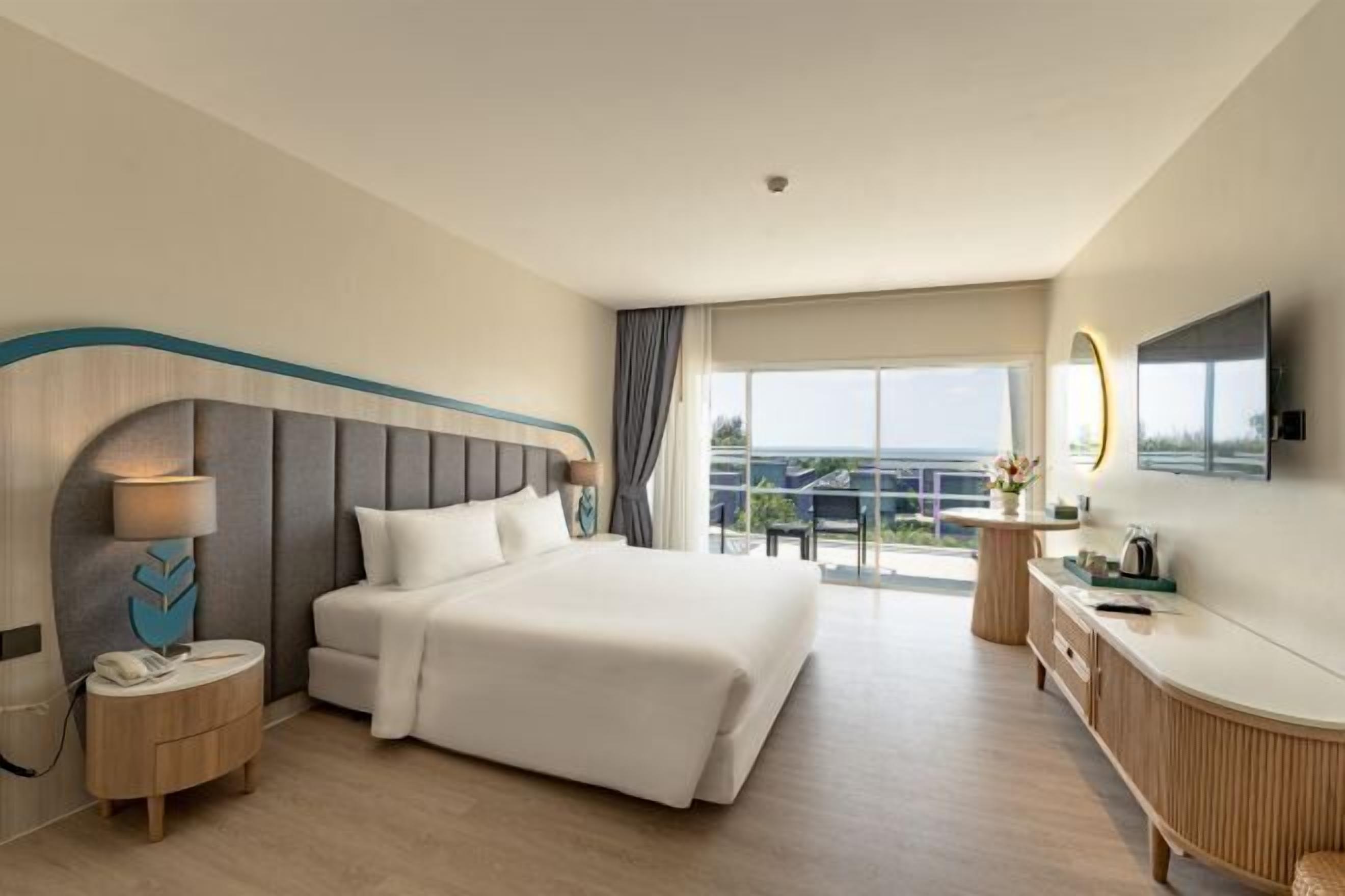 セーフティボックス (室内)、可動式ベッド、WiFi (無料)、ベッドシーツ