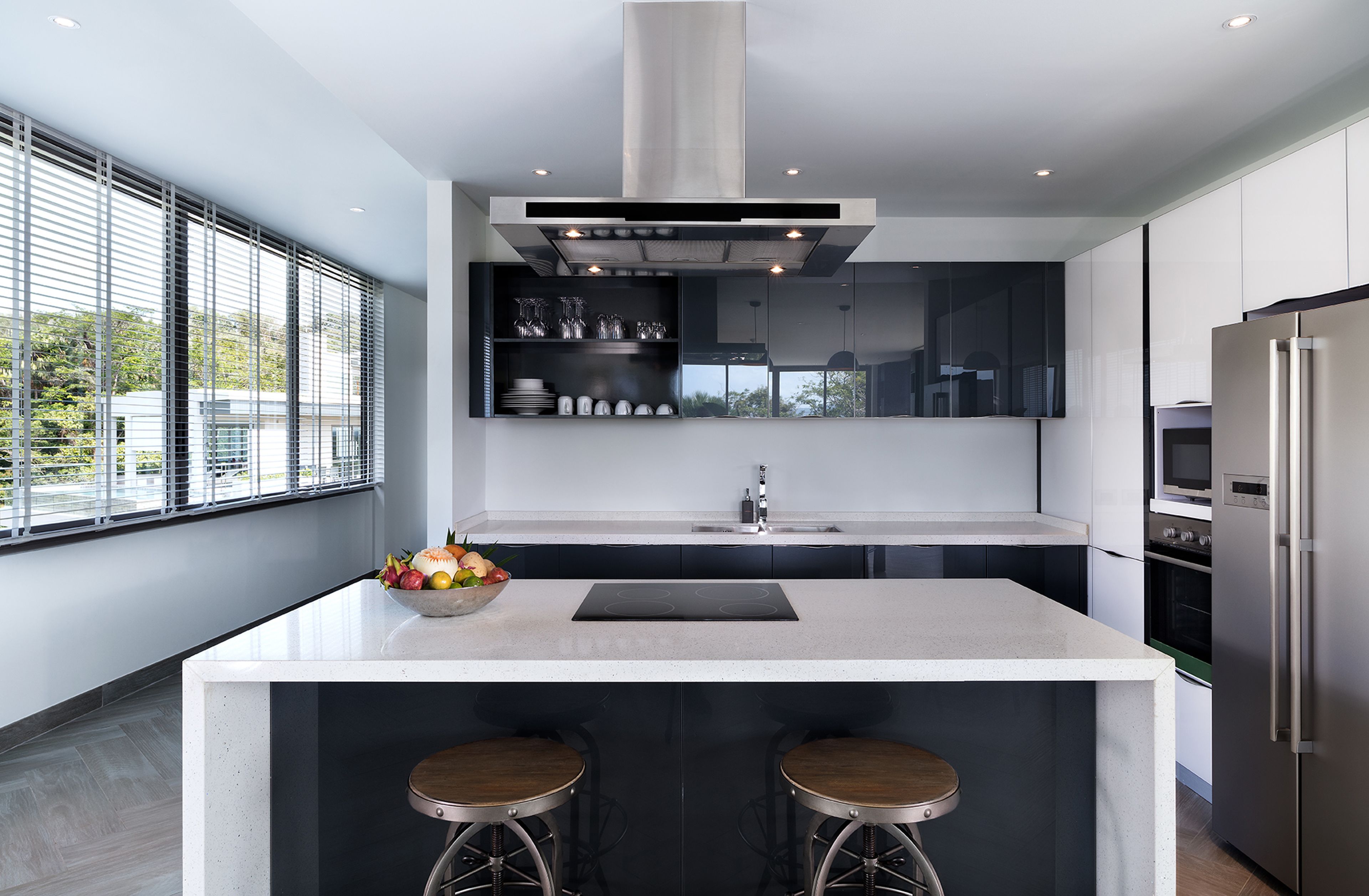 coffee/tea maker, electric kettle, dining tables