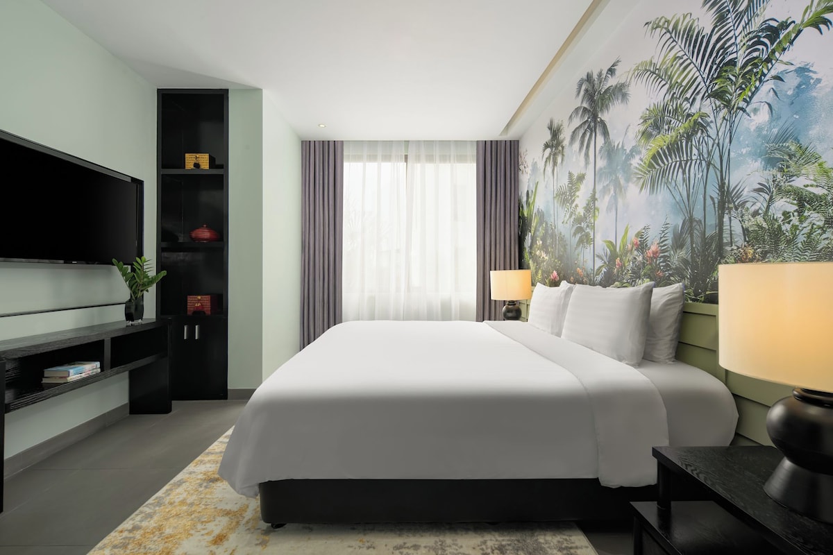 Deluxe Tropical View Suite | 迷你吧、客房內保險箱、筆電工作空間、遮光布/窗簾