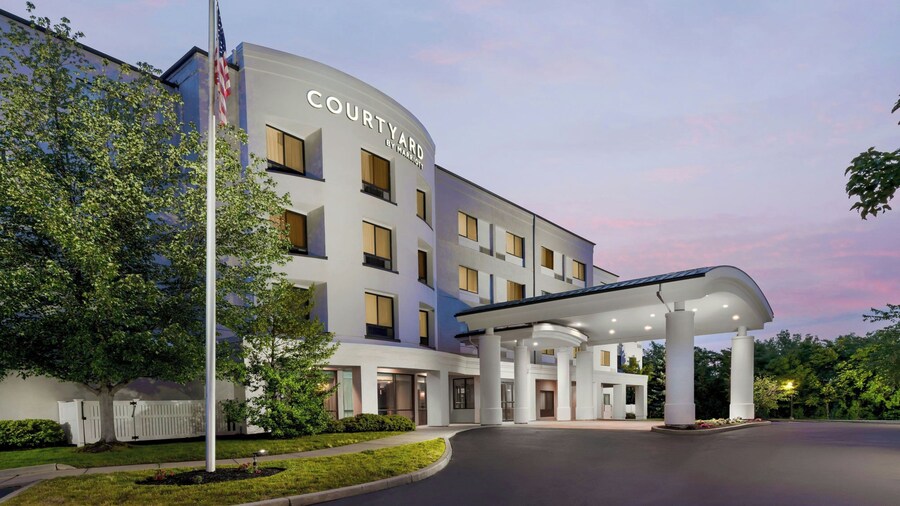 Courtyard By Marriott Farmington