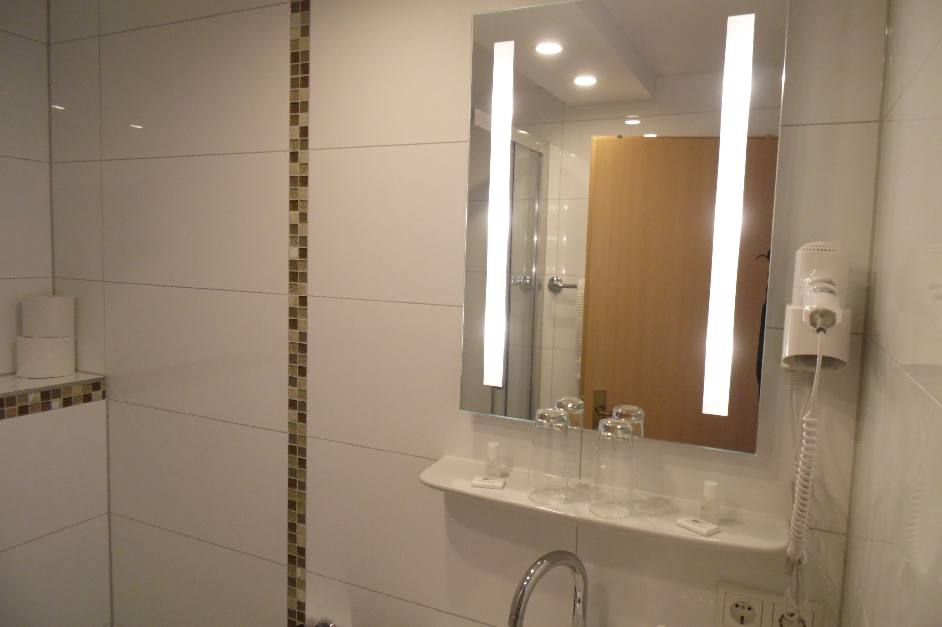 Foto - Rheinmetropole Hotel