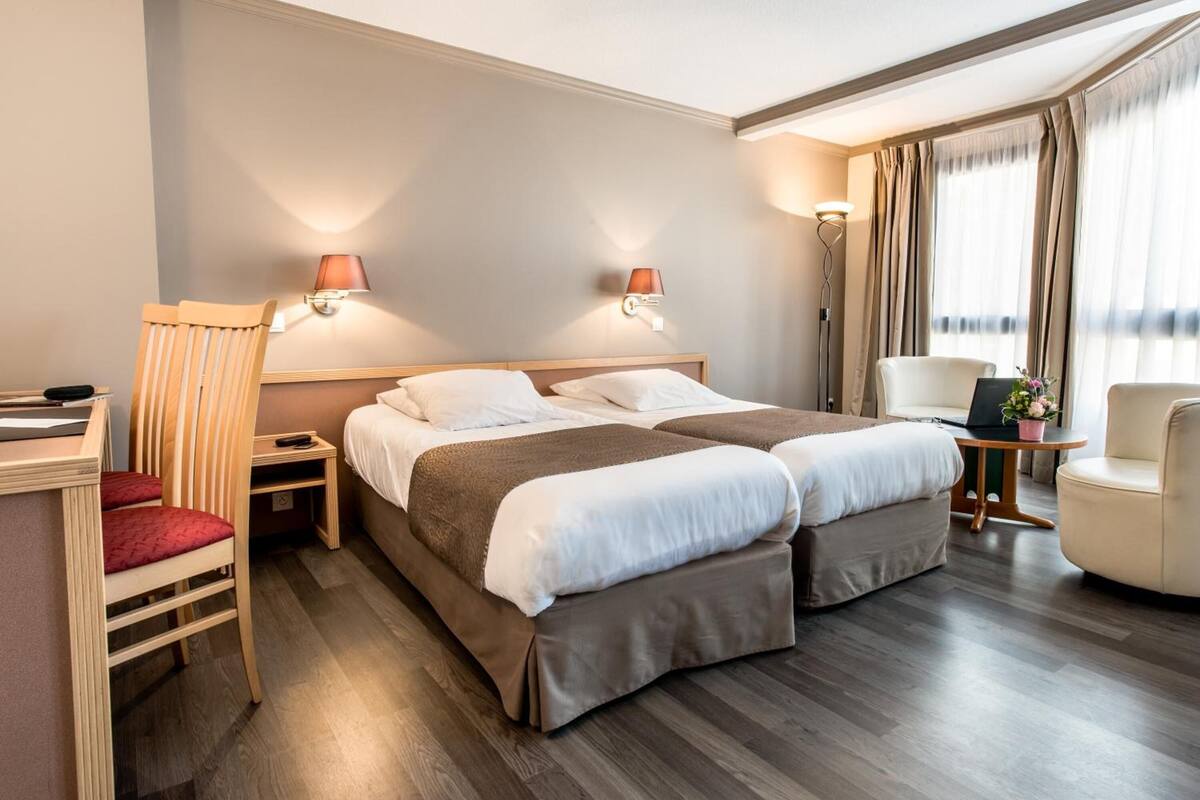 1 bedroom, in-room safe, desk, blackout curtains