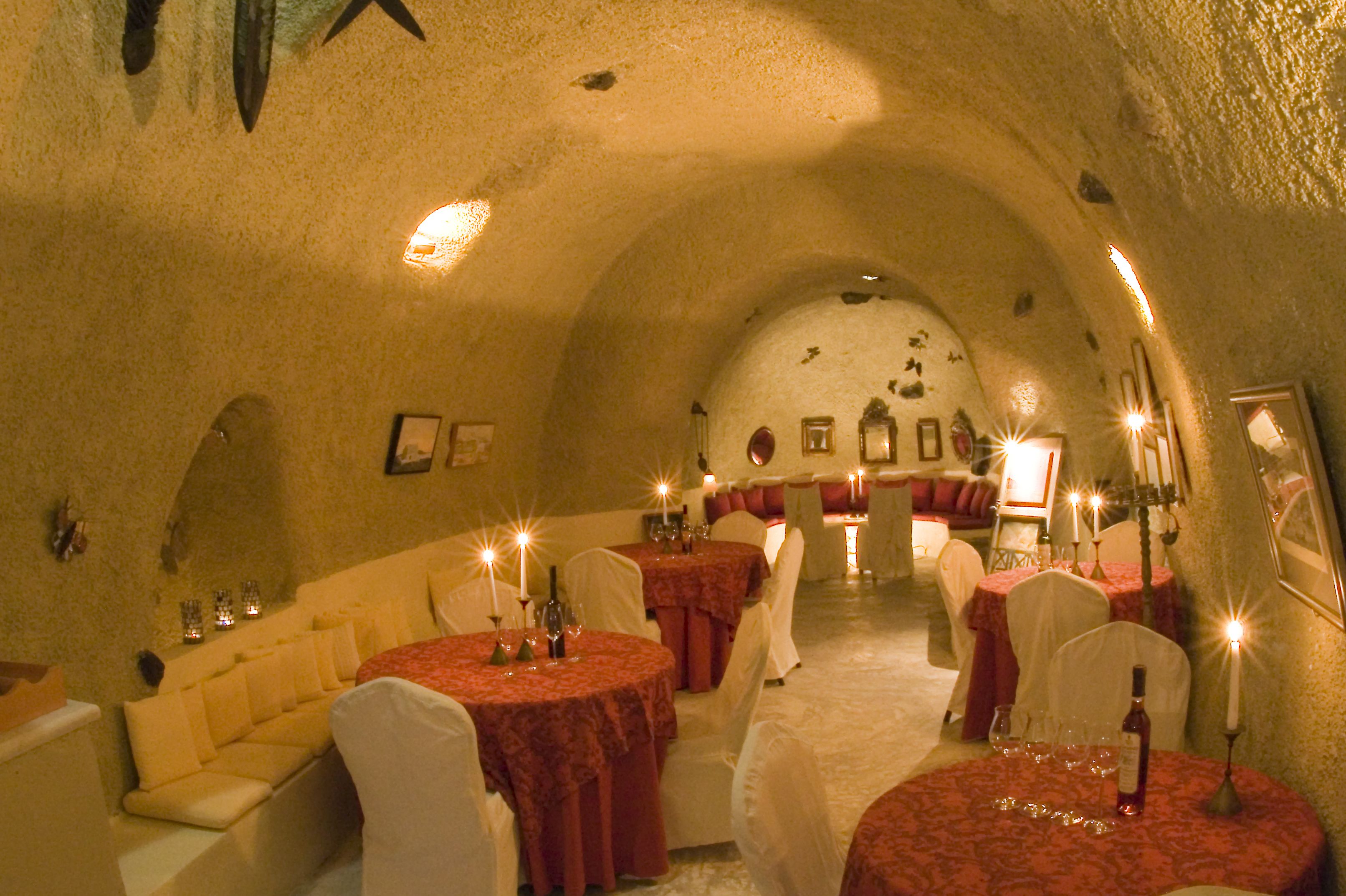 Wine bar, ocean views, open daily